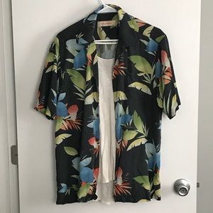 Tommy Bahama luau shirt